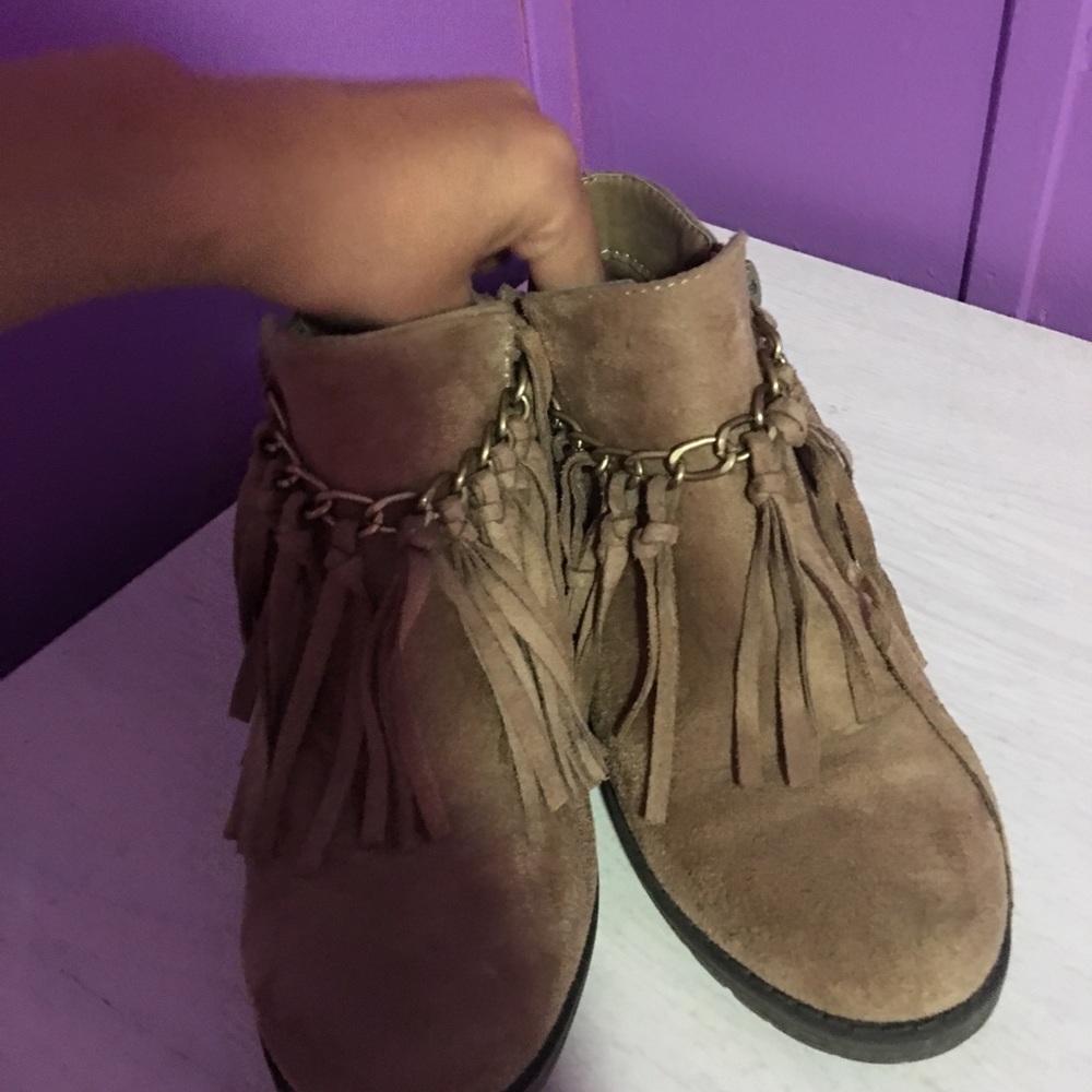 Boots - Picture 2 of 4